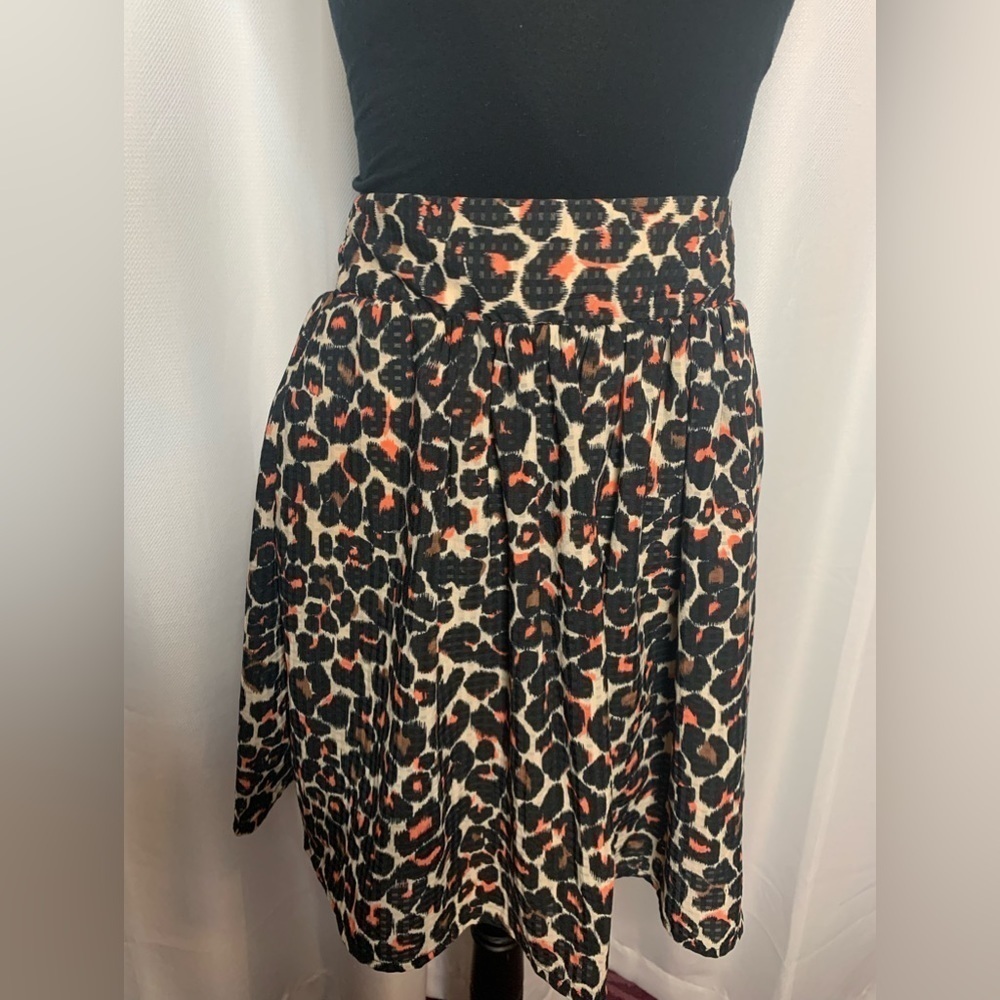 WHO What Wear Sketched Leopard Print Skirt in Black/Brown/Coral - Picture 4 of 9